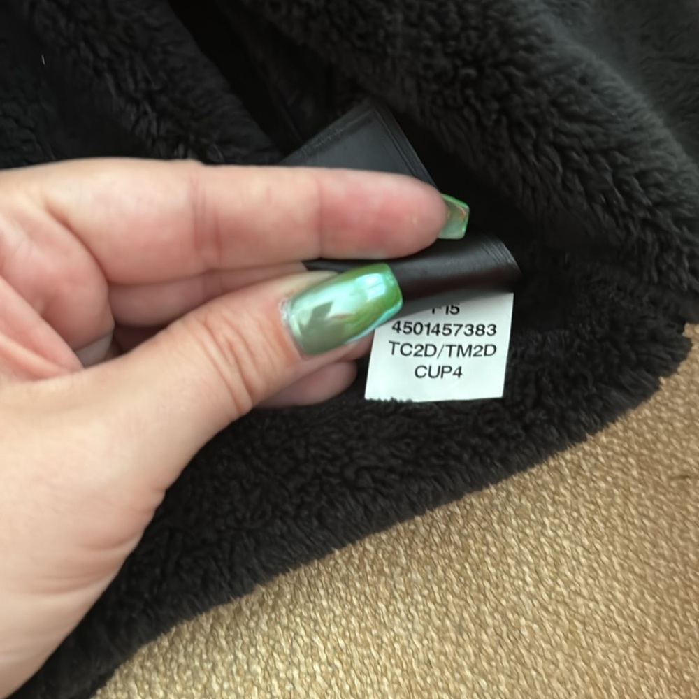 North Face Women’s Hoodie - Picture 4 of 5